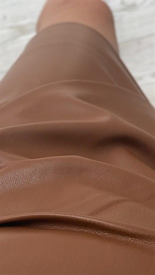 Taba Yanı Pileli Deri Etek