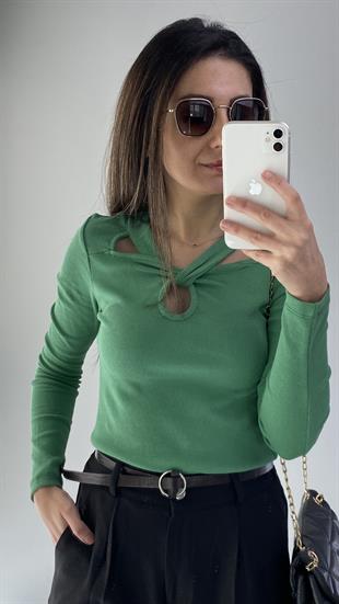 Yeşil Yakası Çapraz Biyeli Bluz