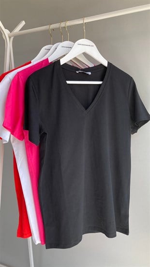 Siyah V Yaka Basic T-Shirt