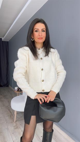 Ekru Gold Düğmeli Peluş Hırka