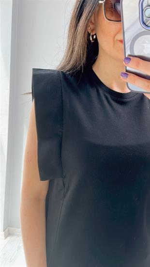 Siyah Omuz Detaylı T-Shirt