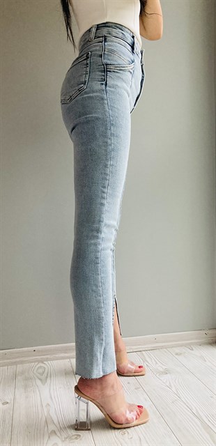 Skinny Yırtmaçlı Jean