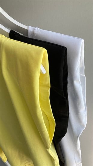Beyaz Vatkalı Bisiklet Yaka Basic T-Shirt