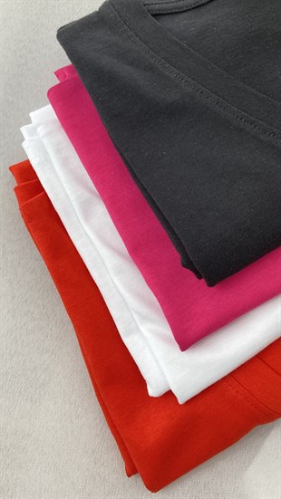 Siyah V Yaka Basic T-Shirt