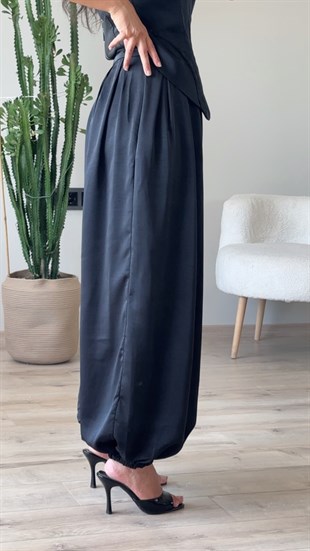 Siyah Saten Paça Lastikli Şalvar Pantolon