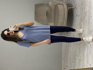 Denim Mavi V Yaka Lazer Kesim Yanları Yırtmaçlı Modal Kumaş T-shirt