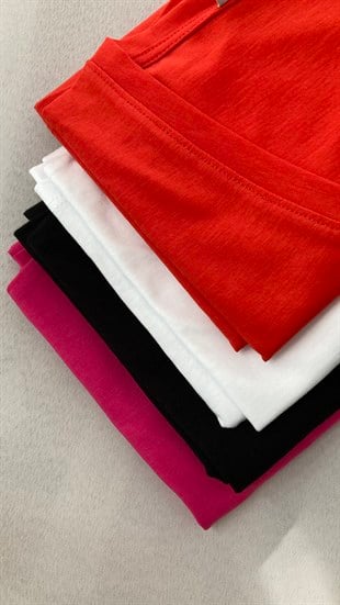 Kırmızı V Yaka Basic T-Shirt