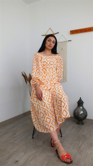 Beyaz Orange Madonna Yaka Elbise