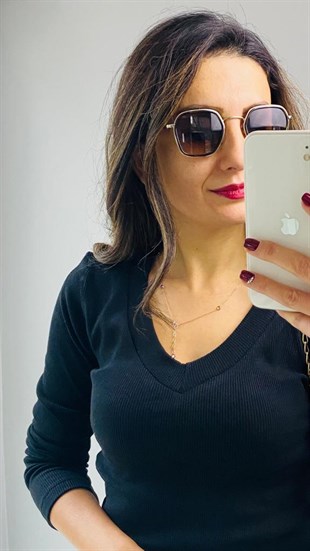 Siyah Kaşkorse V Yaka Bluz