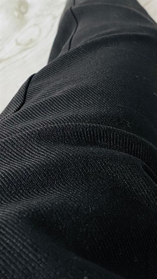 Siyah Kemerli Kumaş Pantolon 