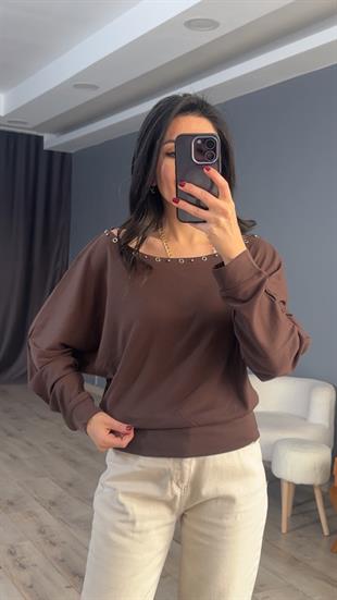 Kahve Kayık Yaka kuş Gözü Detaylı Bluz