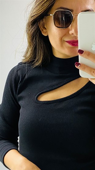 Siyah Yarım Balıkçı Yaka Önü Pencereli Kaşkorse Bluz