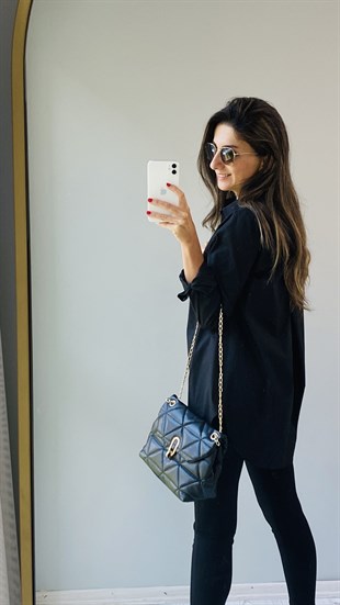 Siyah Sırtı Çapraz Cep detaylı Boyfriend Gömlek