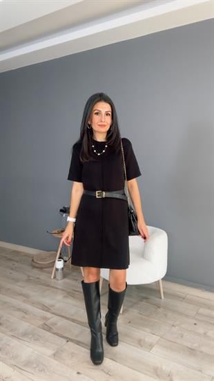 Siyah Dikiş Detaylı Triko Elbise