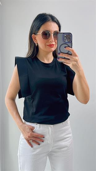 Siyah Omuz Detaylı T-Shirt