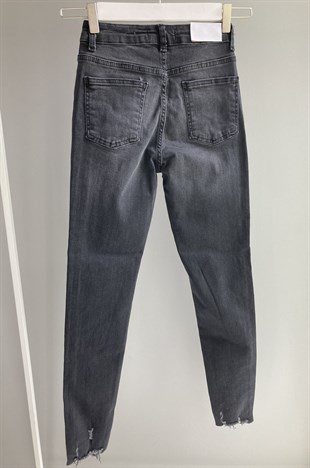 Siyah Lazer Paçalı Jean