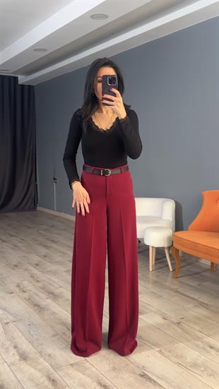 Siyah V Yaka ve Kol Dantel Detaylı Bluz