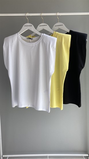 Beyaz Vatkalı Bisiklet Yaka Basic T-Shirt