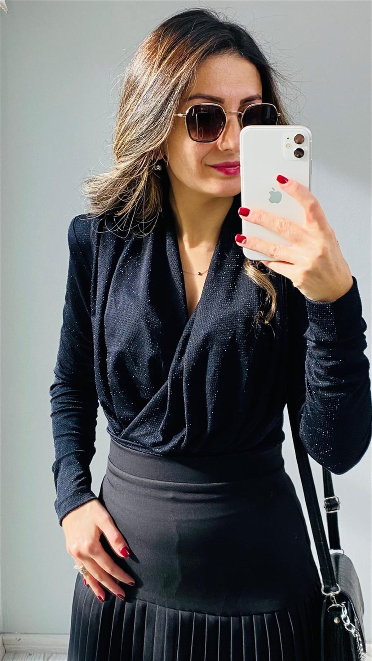 Siyah Vatkalı Simli Bluz