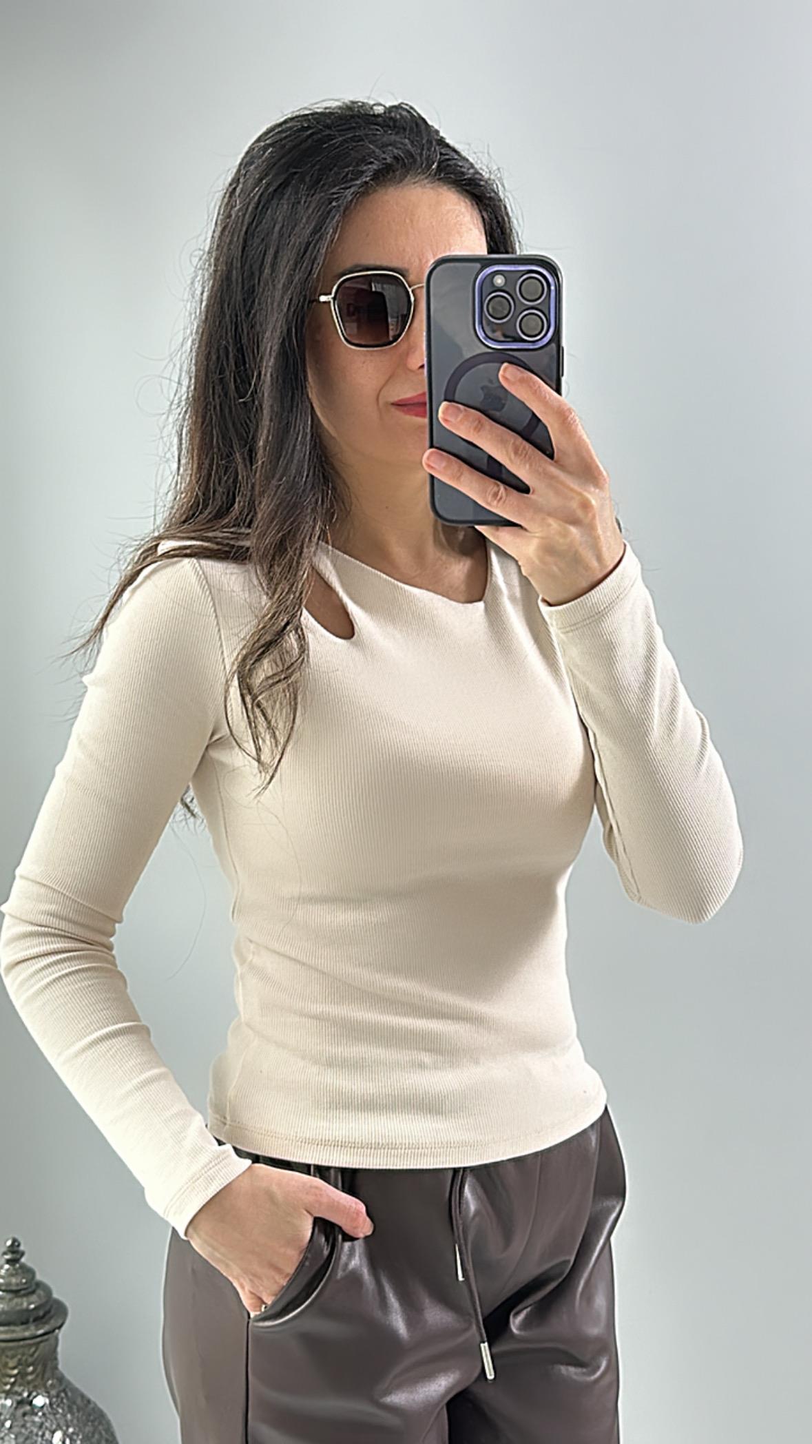 Bej Önü Damla Bluz