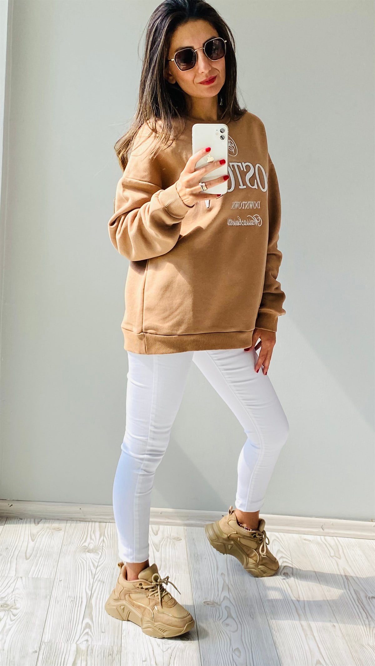 Taba Boston Nakışlı Sweatshirt