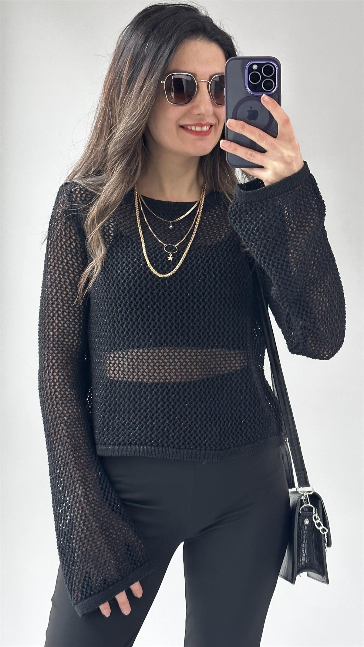 Siyah Simli Ajurlu Triko Bluz