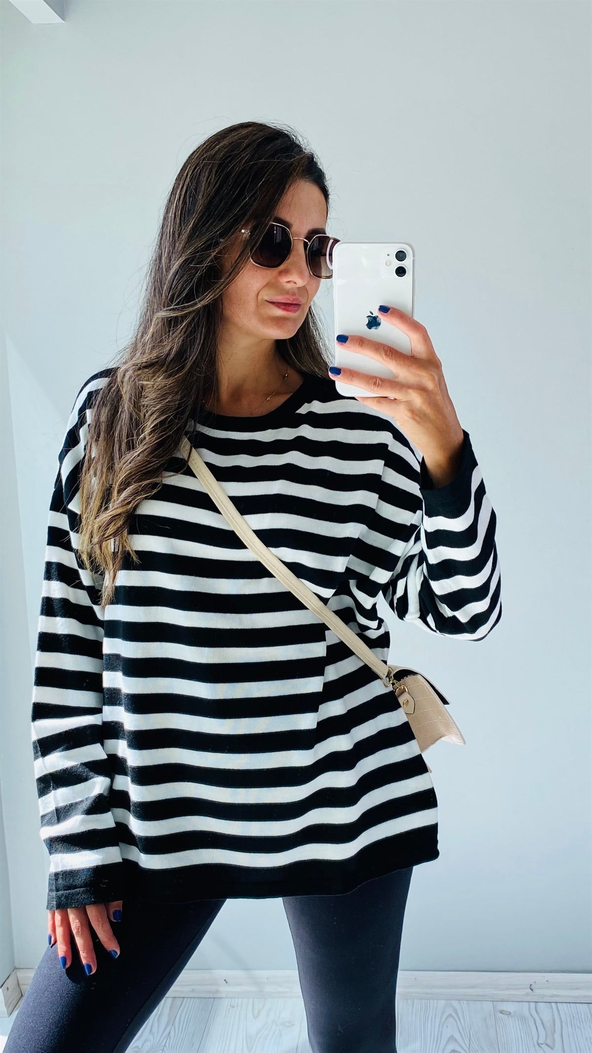 Siyah Ekru Çizgili Triko