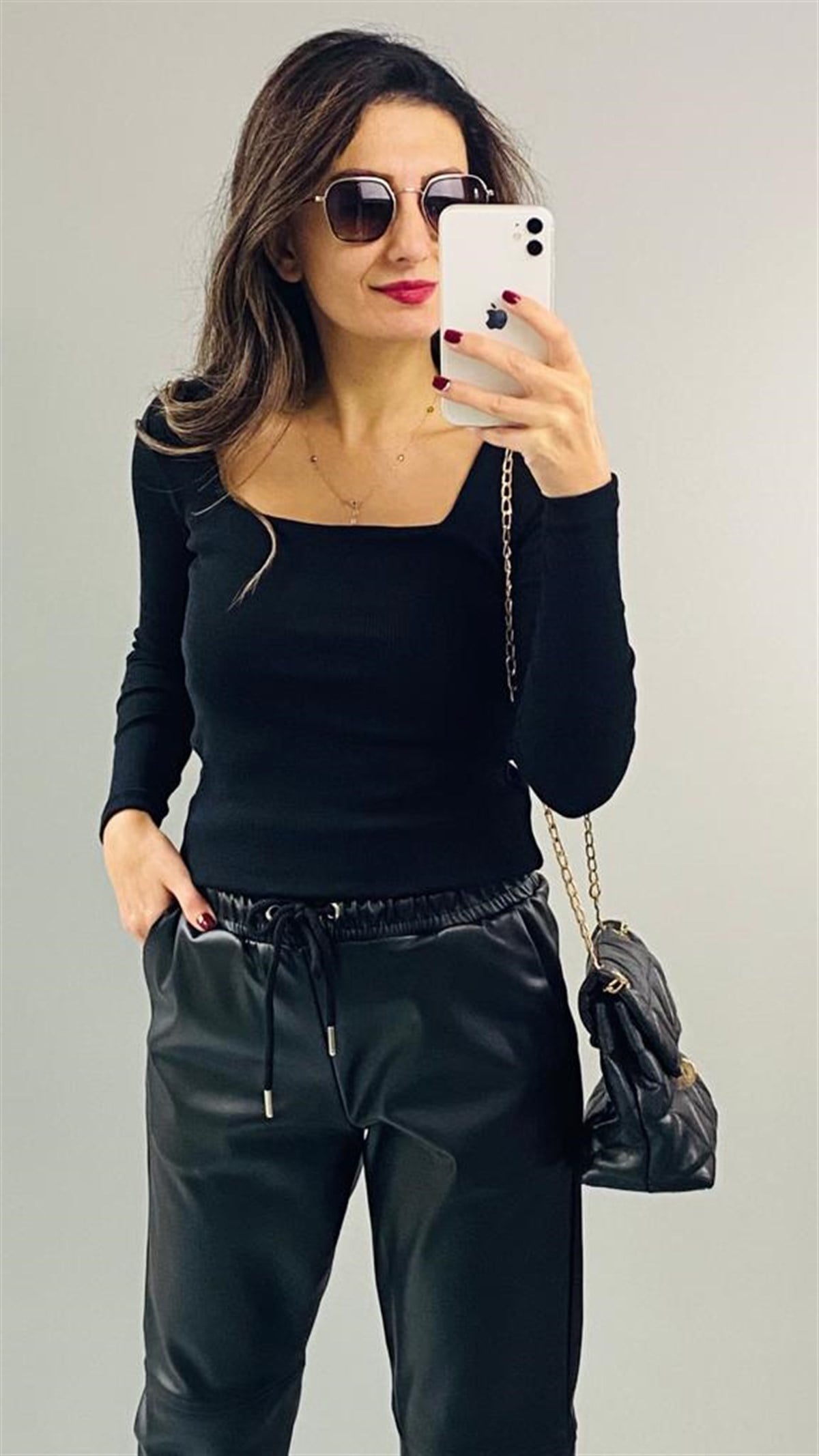 Siyah Kare Yaka Kaşkorse Bluz 