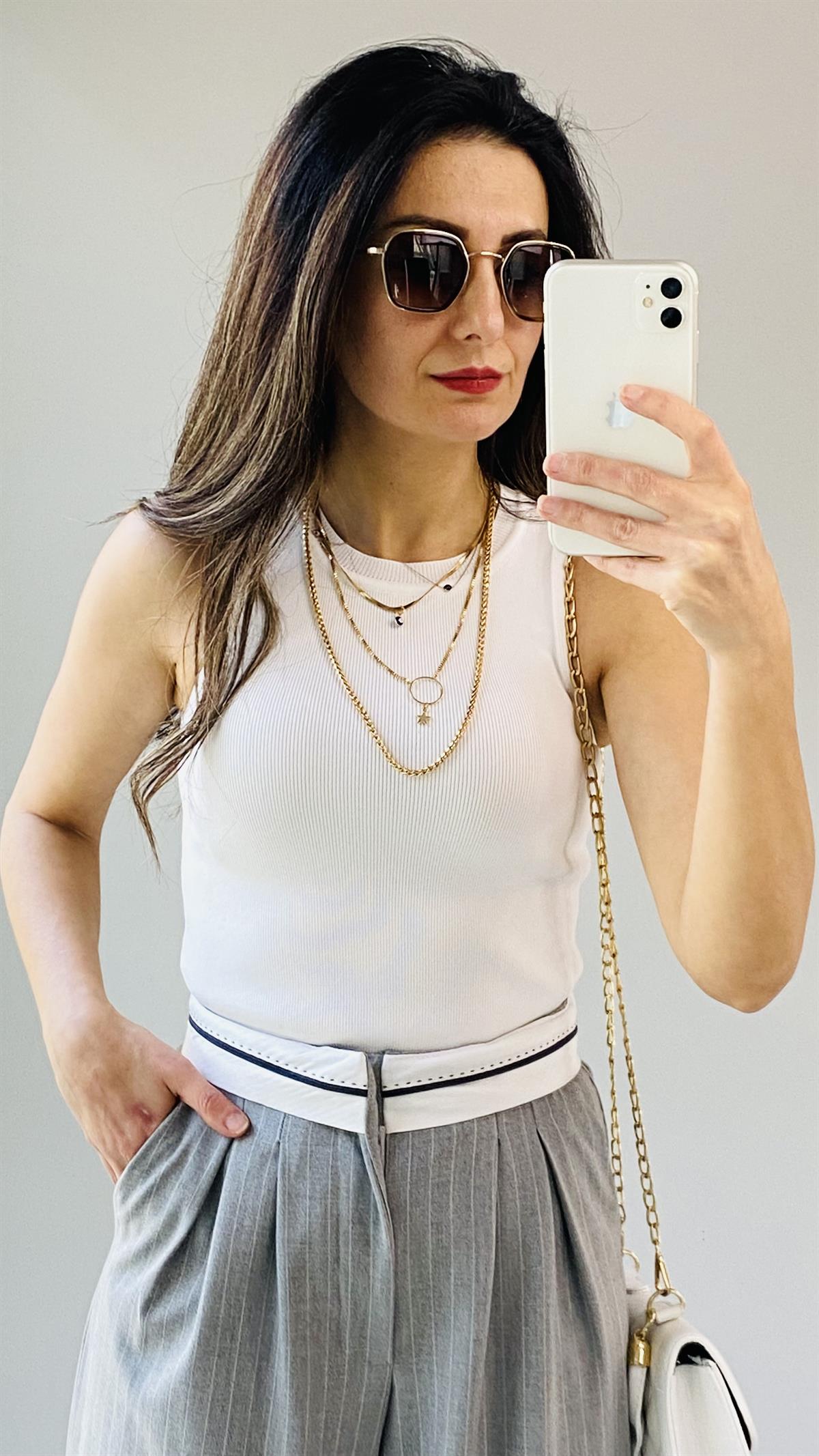 Beyaz Geniş Yaka Düz Atlet