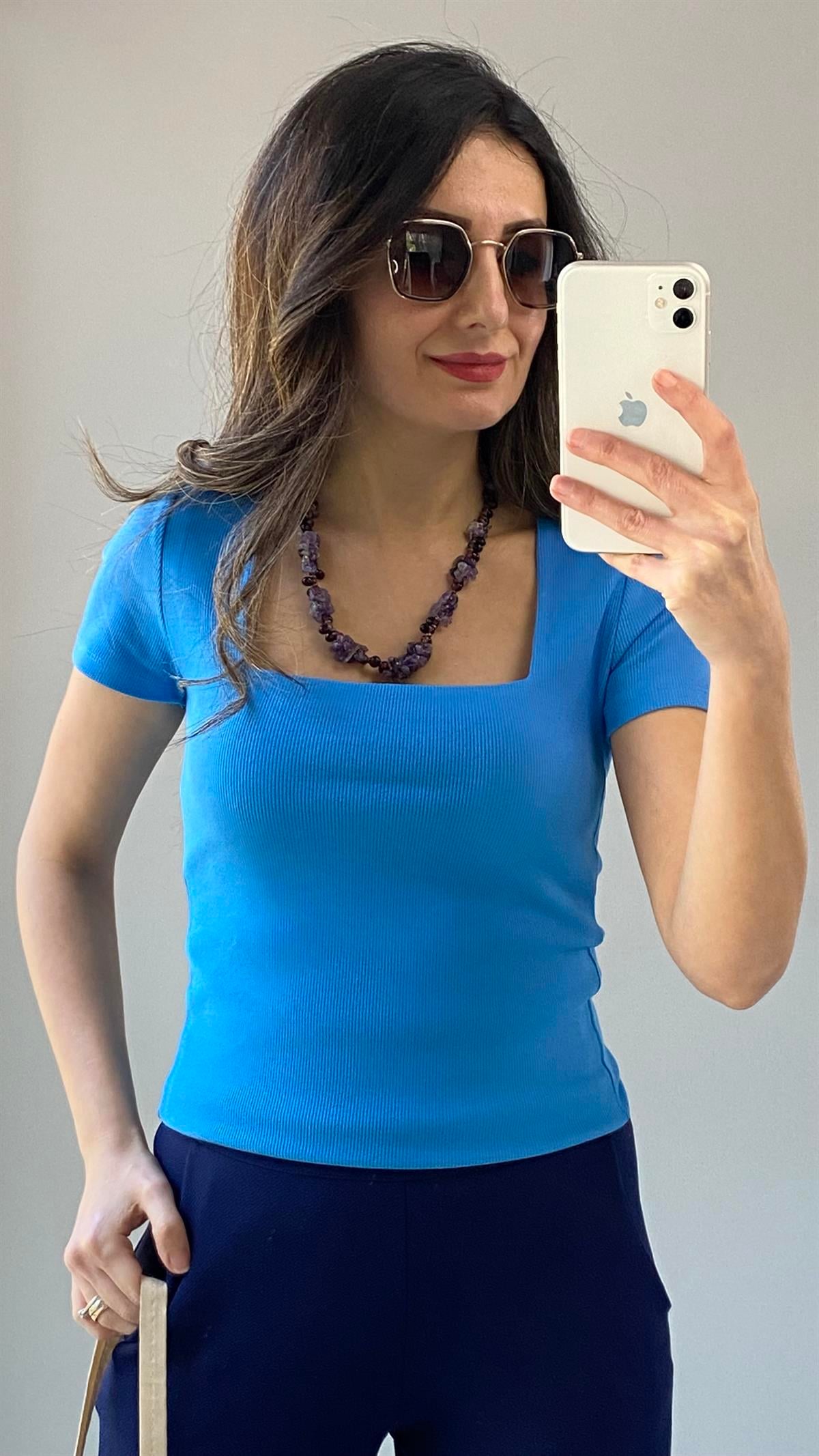 Mavi Kare Yaka Çift Kat Kısa Kollu Kaşkorse Bluz