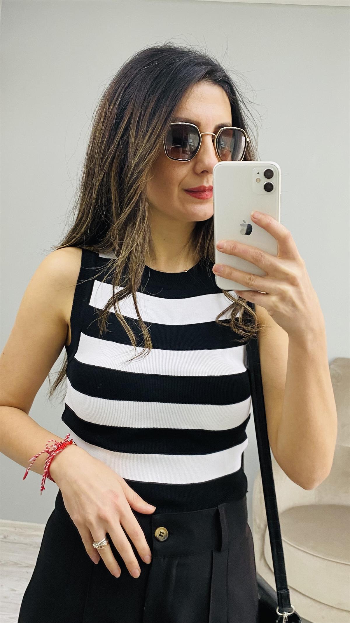 Siyah Beyaz Çizgili Triko Atlet