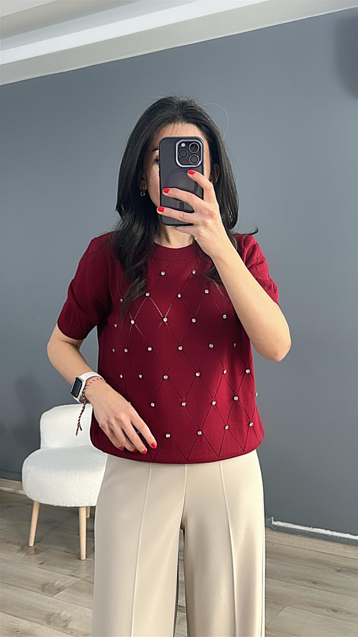 Bordo Baklava Desenli Önü Taşlı Triko Bluz