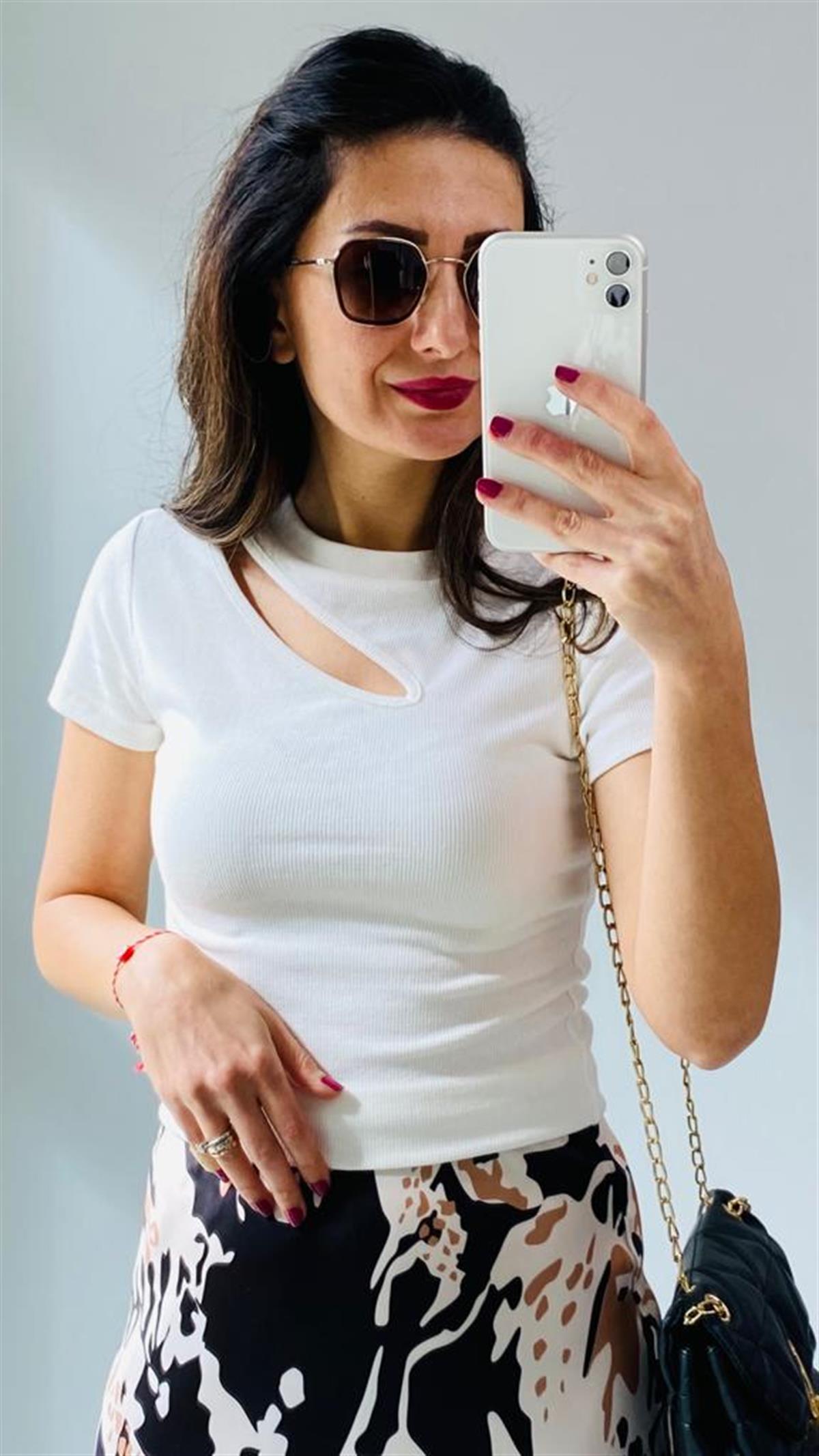 Ekru Önü Pencereli Kısa Kollu Kaşkorse Bluz