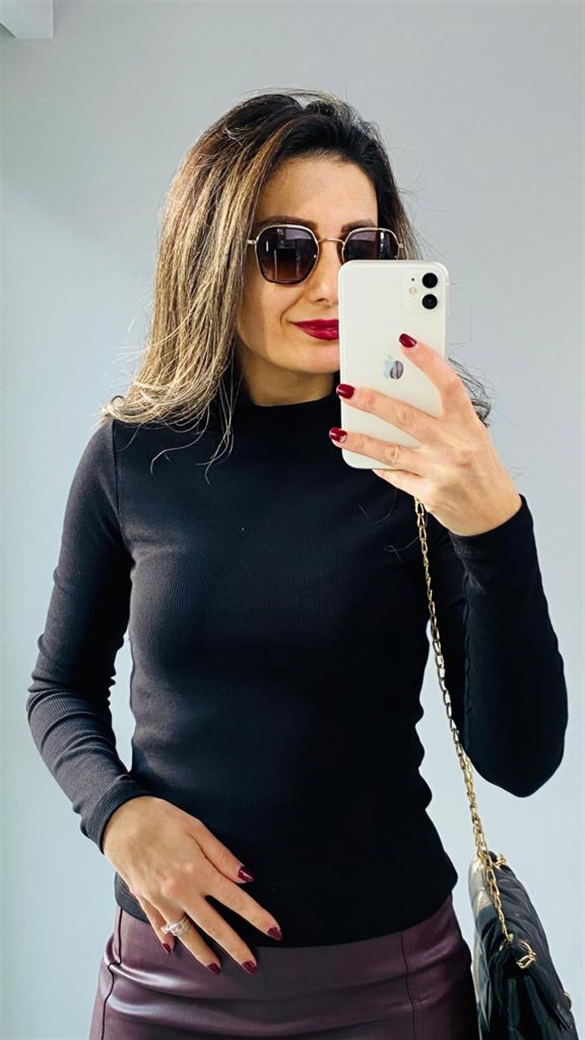 Siyah Omuz Düğmeli Kaşkorse Bluz