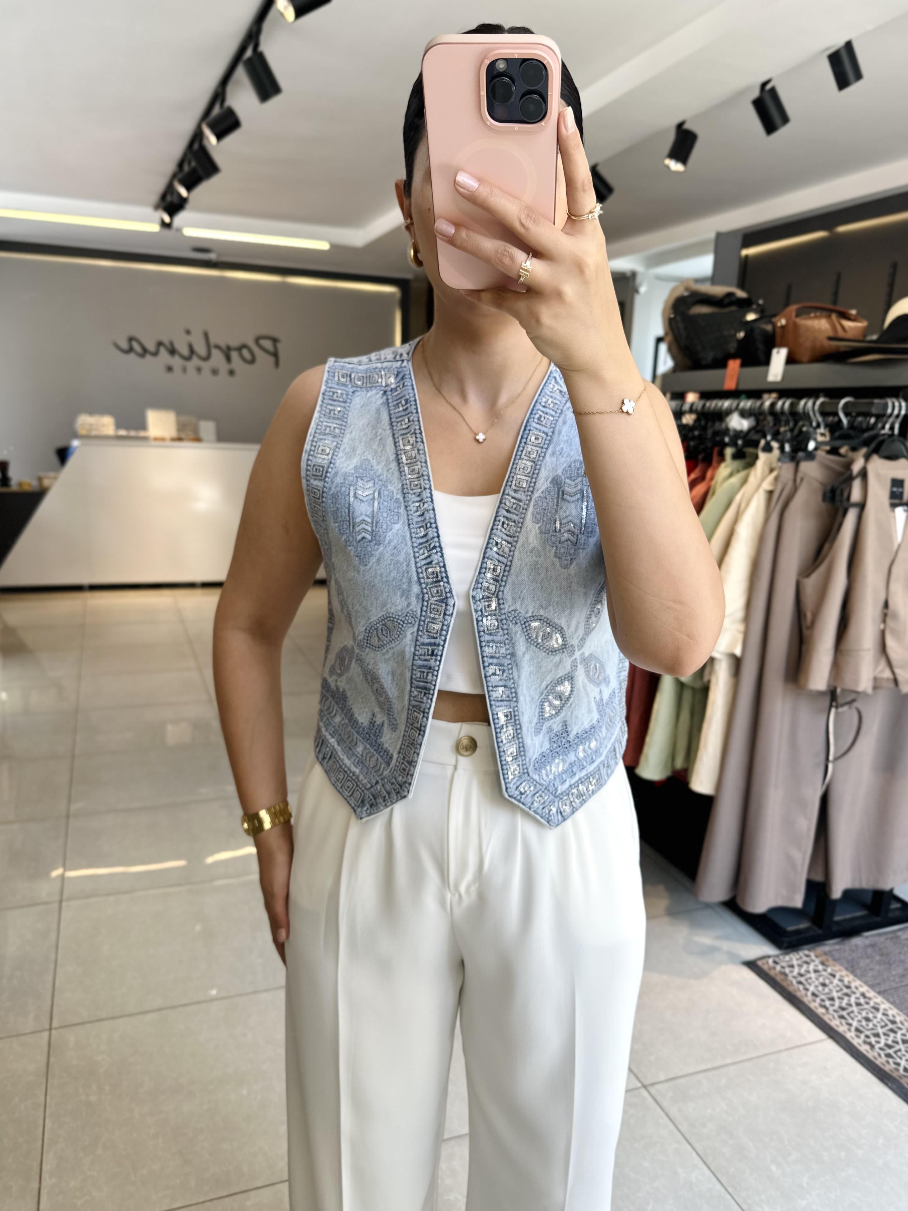 Açık Mavi Nakışlı Kot Yelek