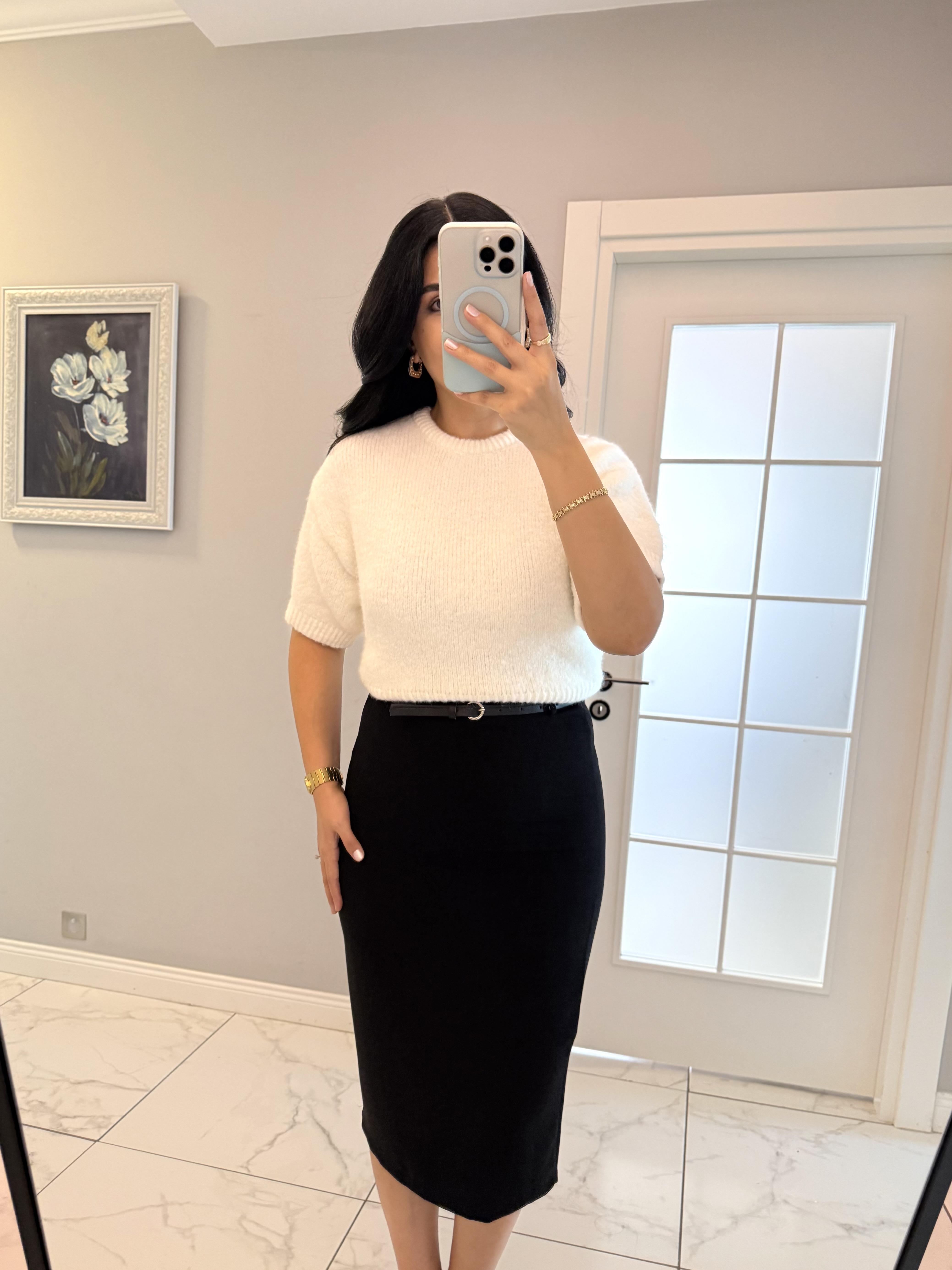 Ekru Bisiklet Yaka Yumuşak Dokulu Kısa Kol Triko Kazak