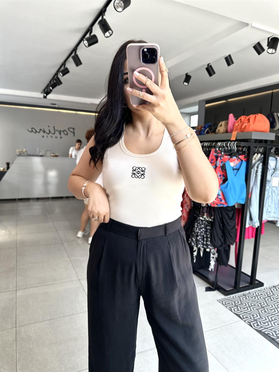 Ekru Kare Nakış İşlemeli Atlet