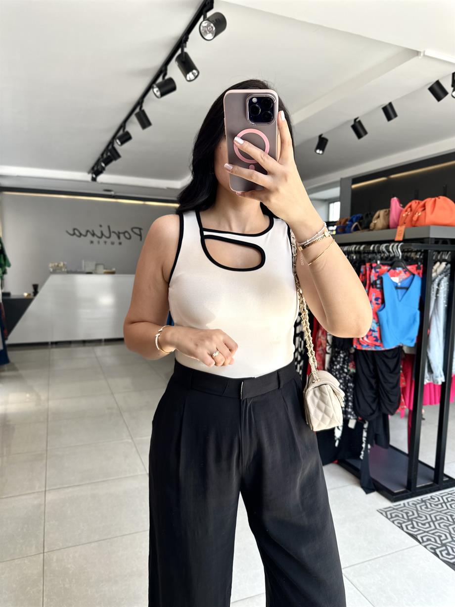 Ekru Yakası Şeritli Atlet