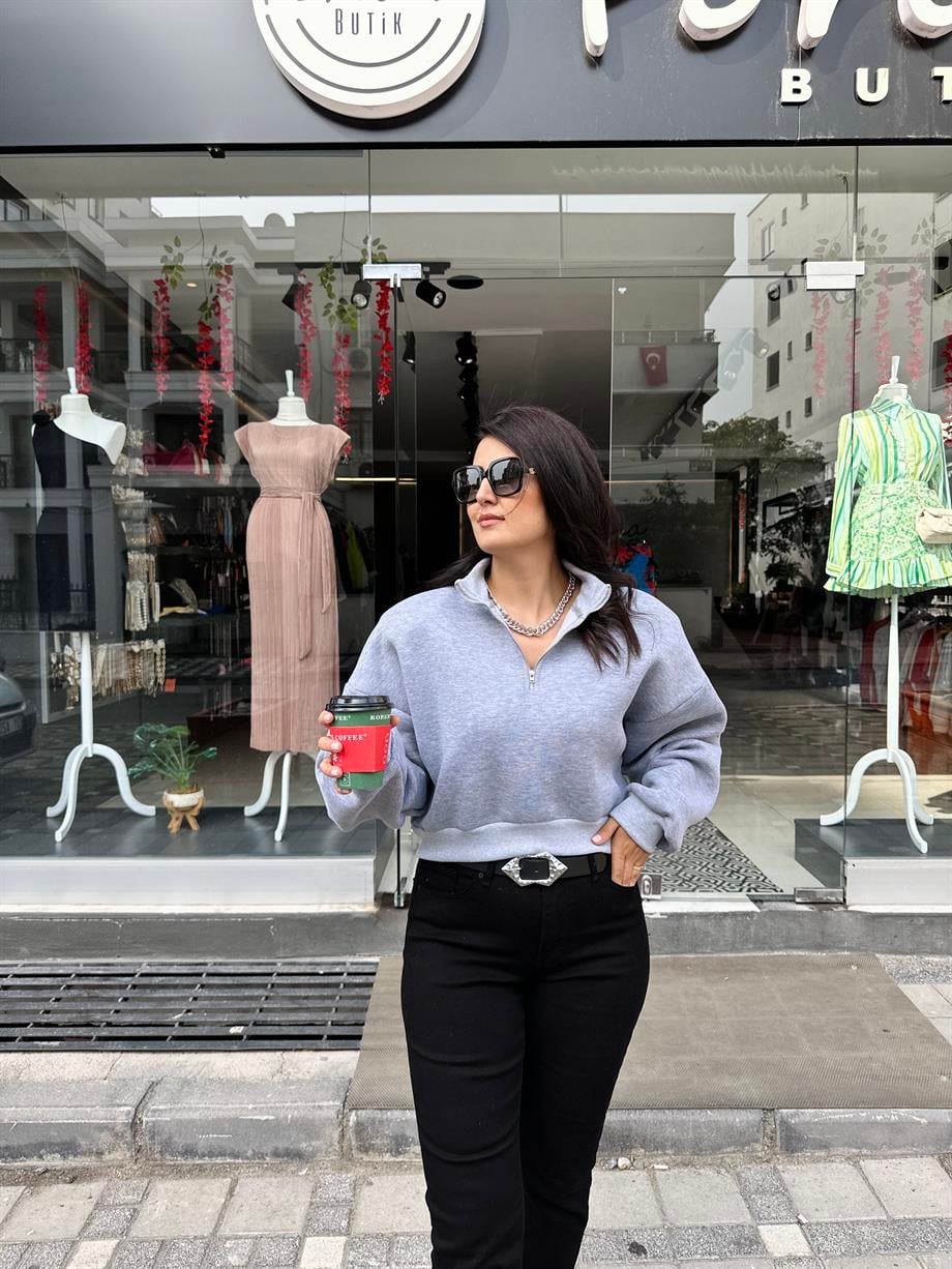 Gri Vatka Detaylı Crop Sweat