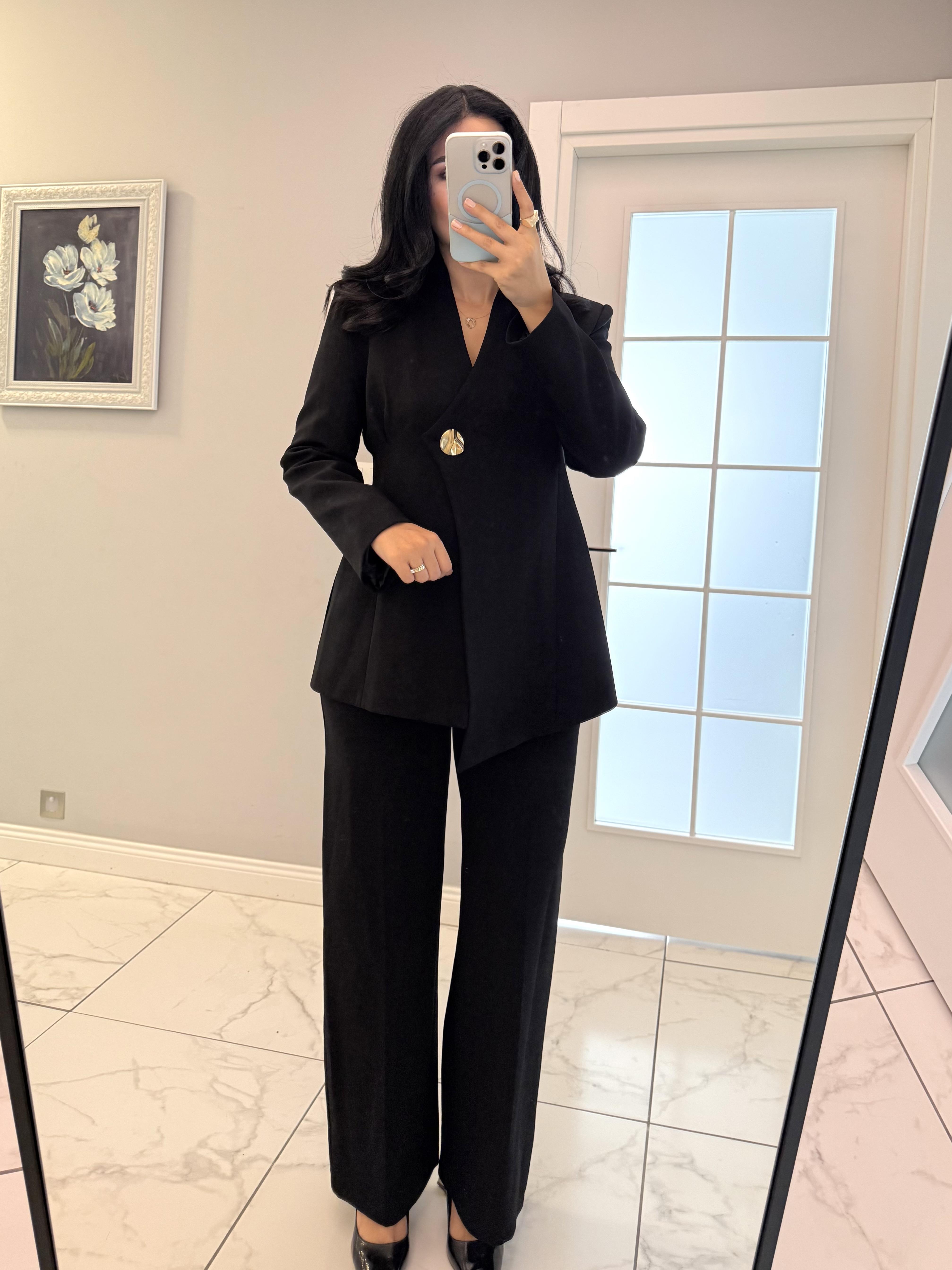 Siyah Asimetrik Kesim Blazer Takım