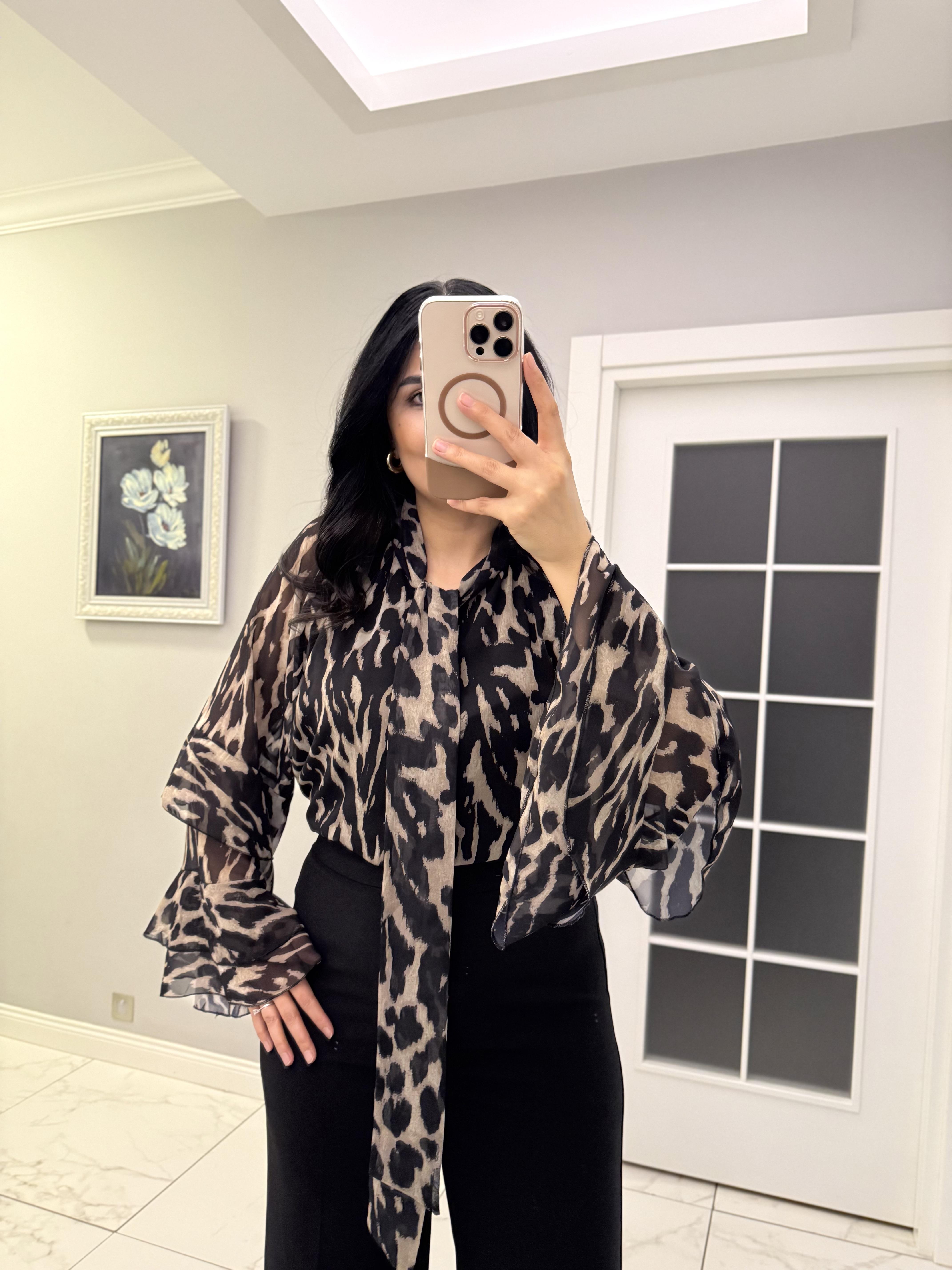 Siyah Desenli Şifon Bluz