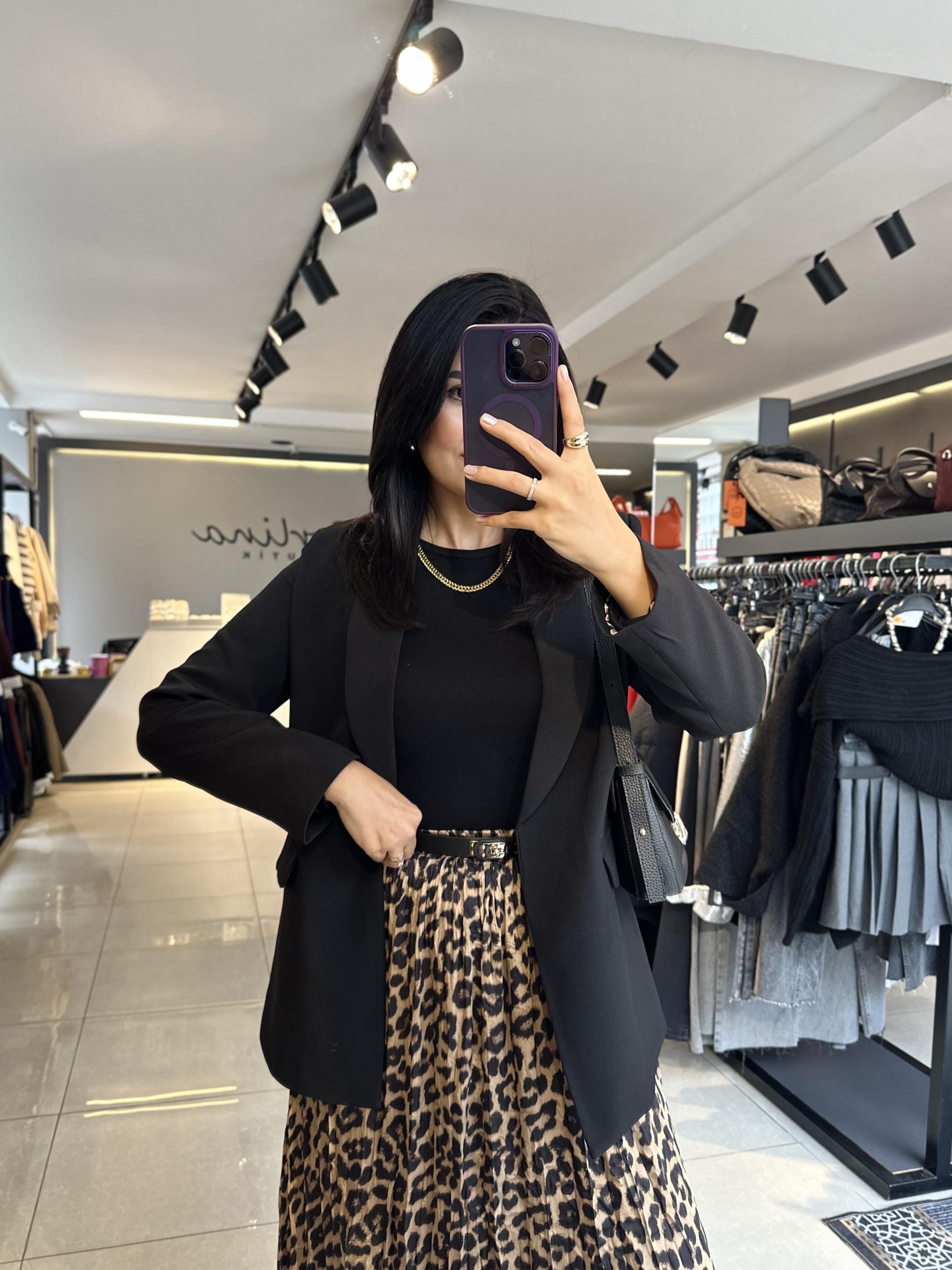 Siyah Leopar Astarlı Blazer Ceket