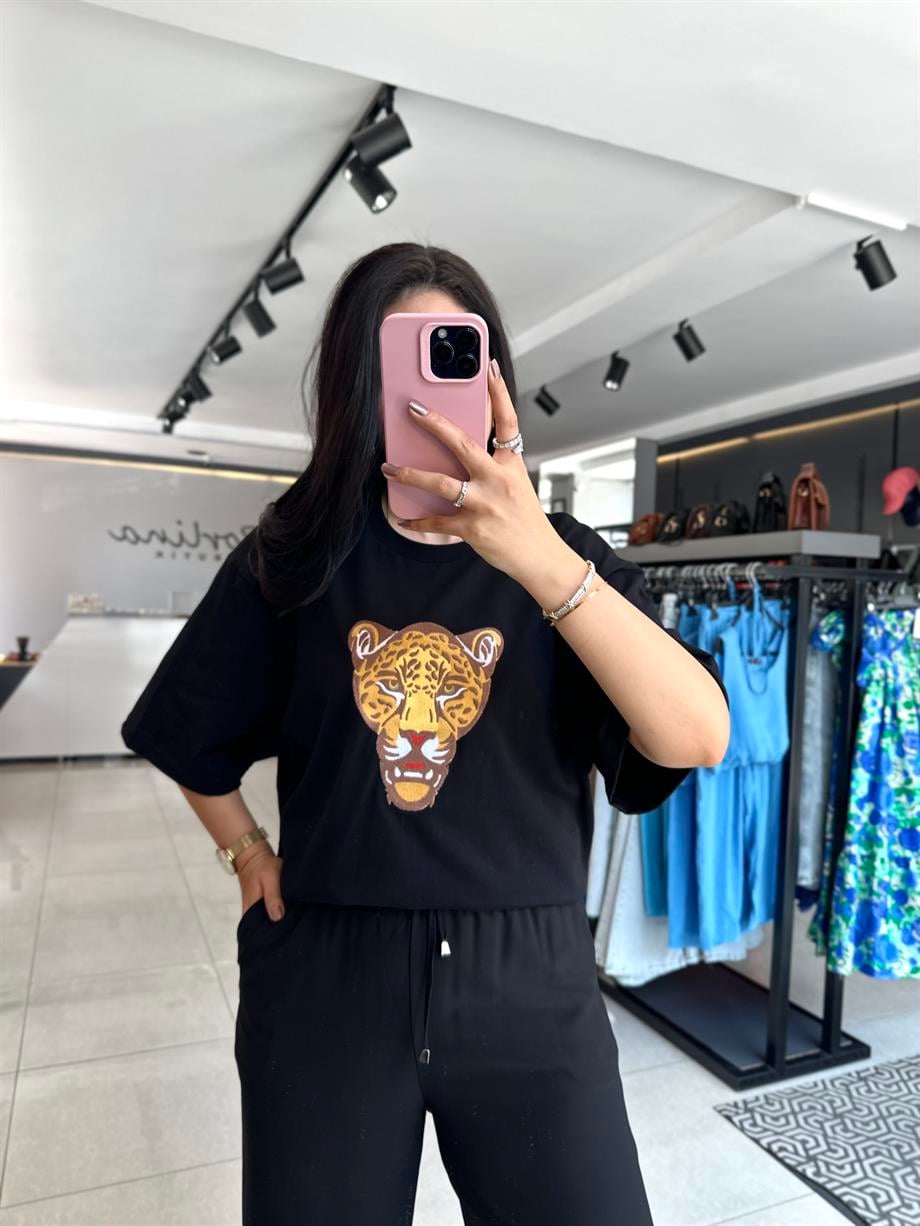 Siyah Leopar İşlemeli Tshirt
