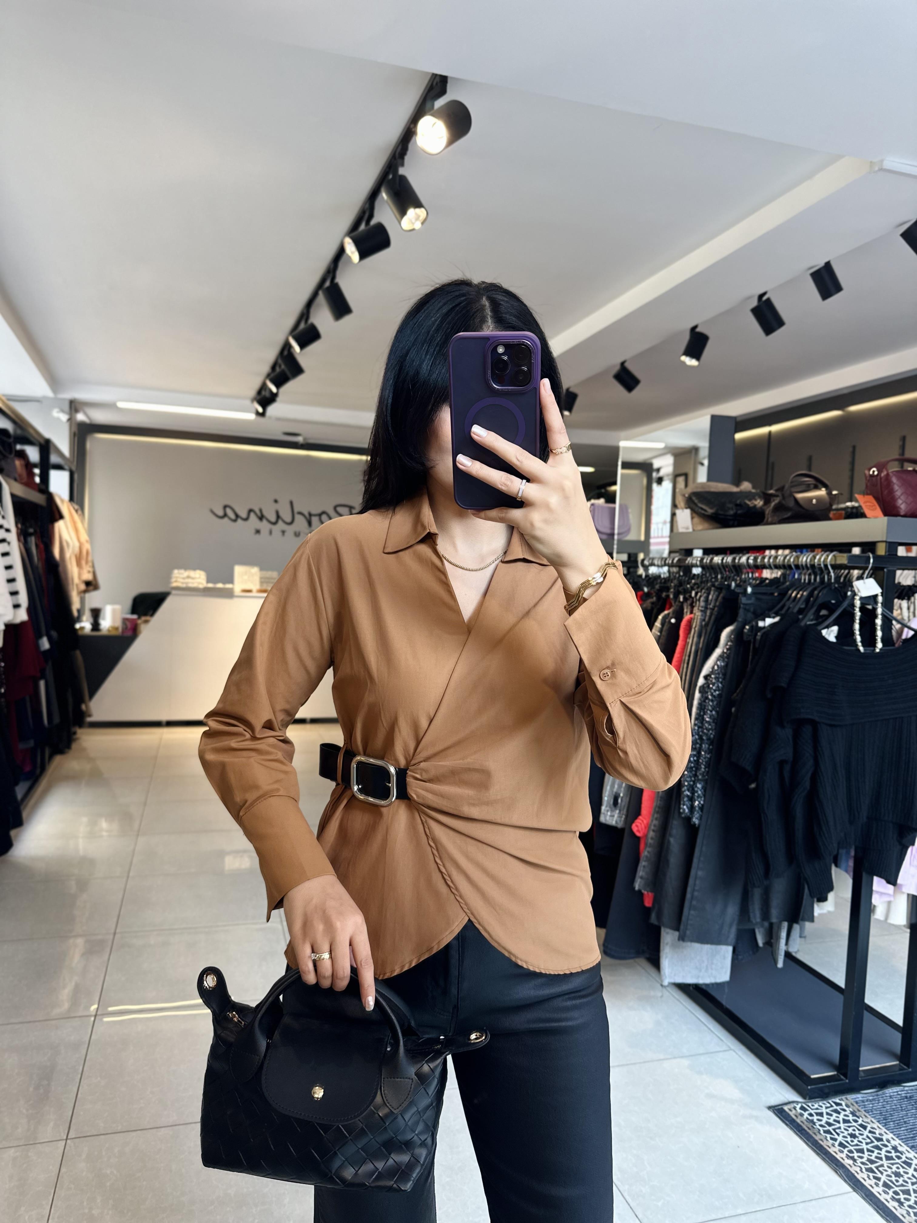 Taba Deri Kemer Detaylı Kruvaze Gömlek