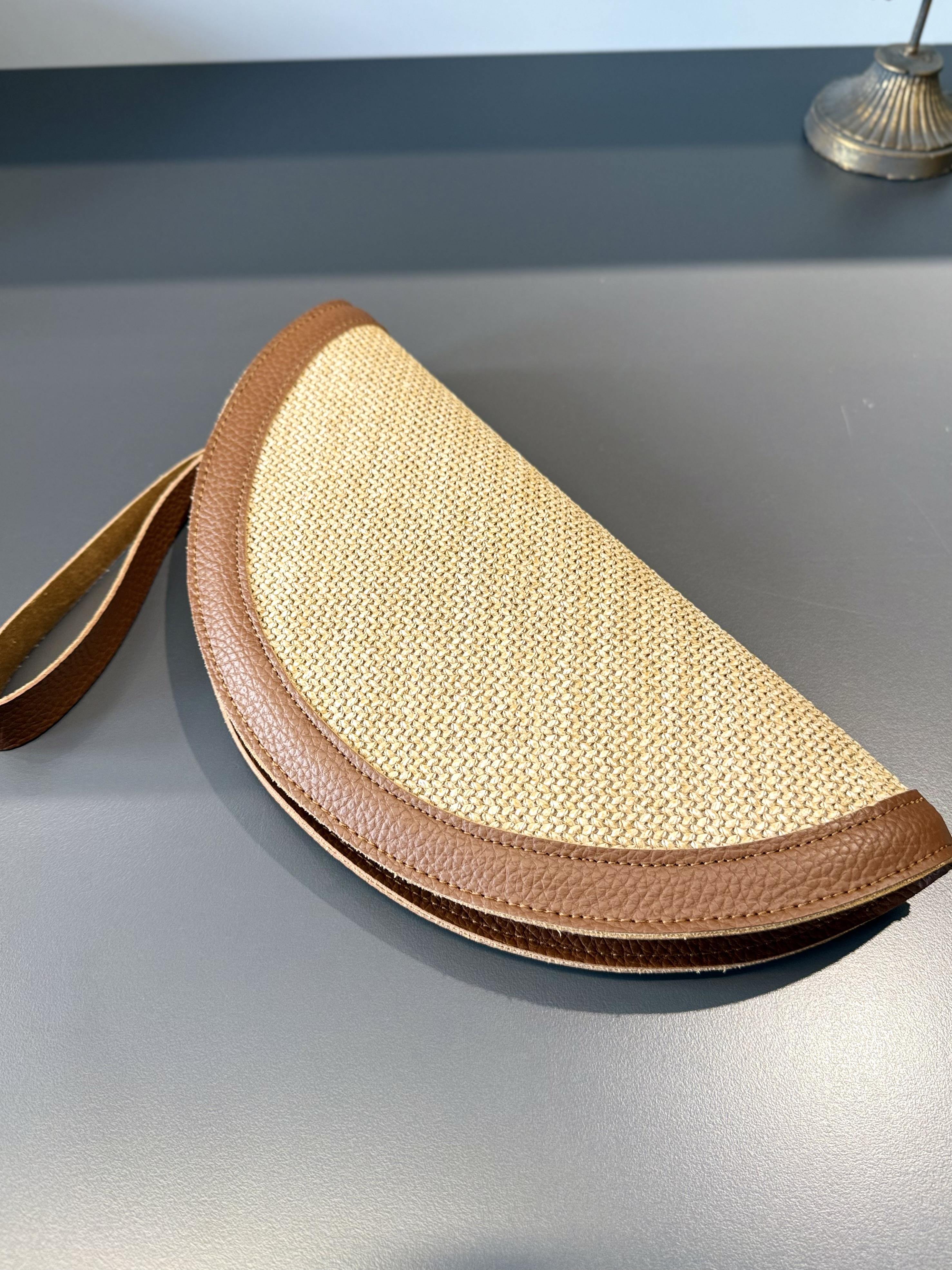 Taba Hasır Yarım Ay Clutch Çanta