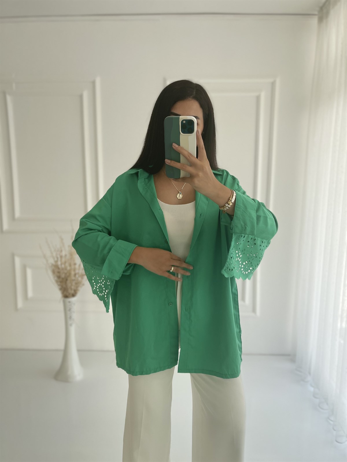 Yeşil Fistolu Gömlek