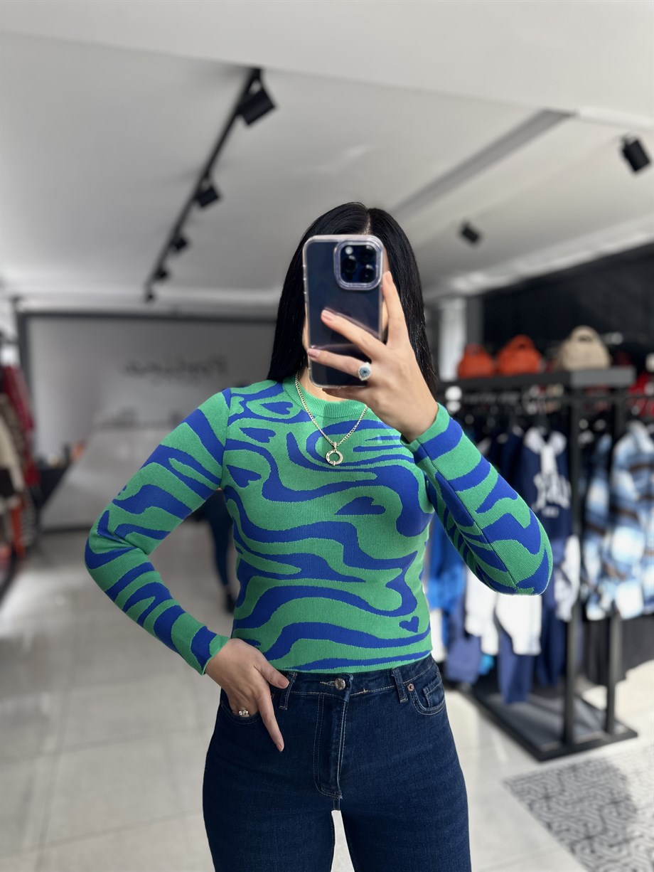 Yeşil Mavi Desenli Triko Kazak