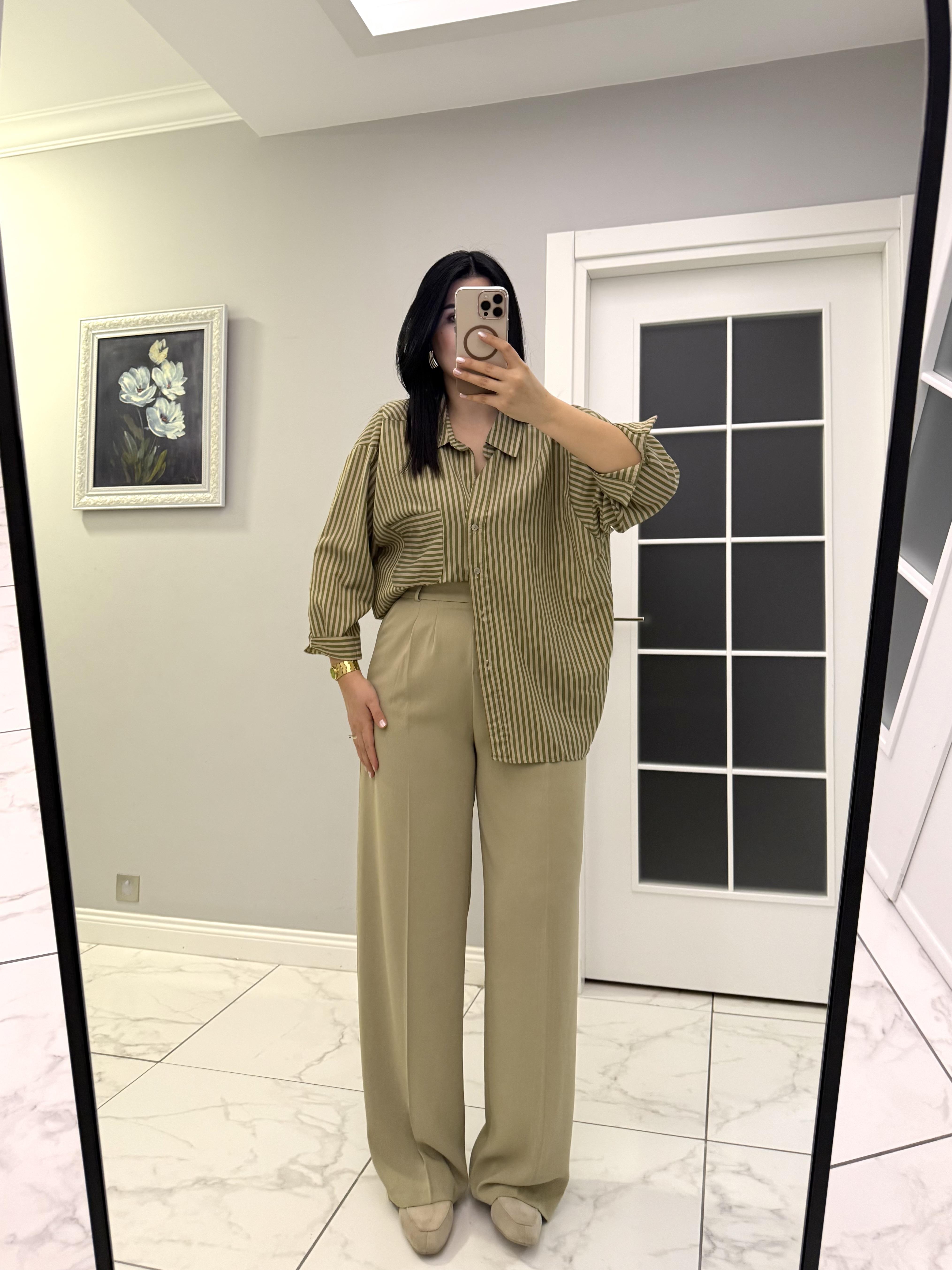 Adaçayı Yeşili Pileli Arka Beli Lastikli Gold Düğmeli Palazzo Pantolon