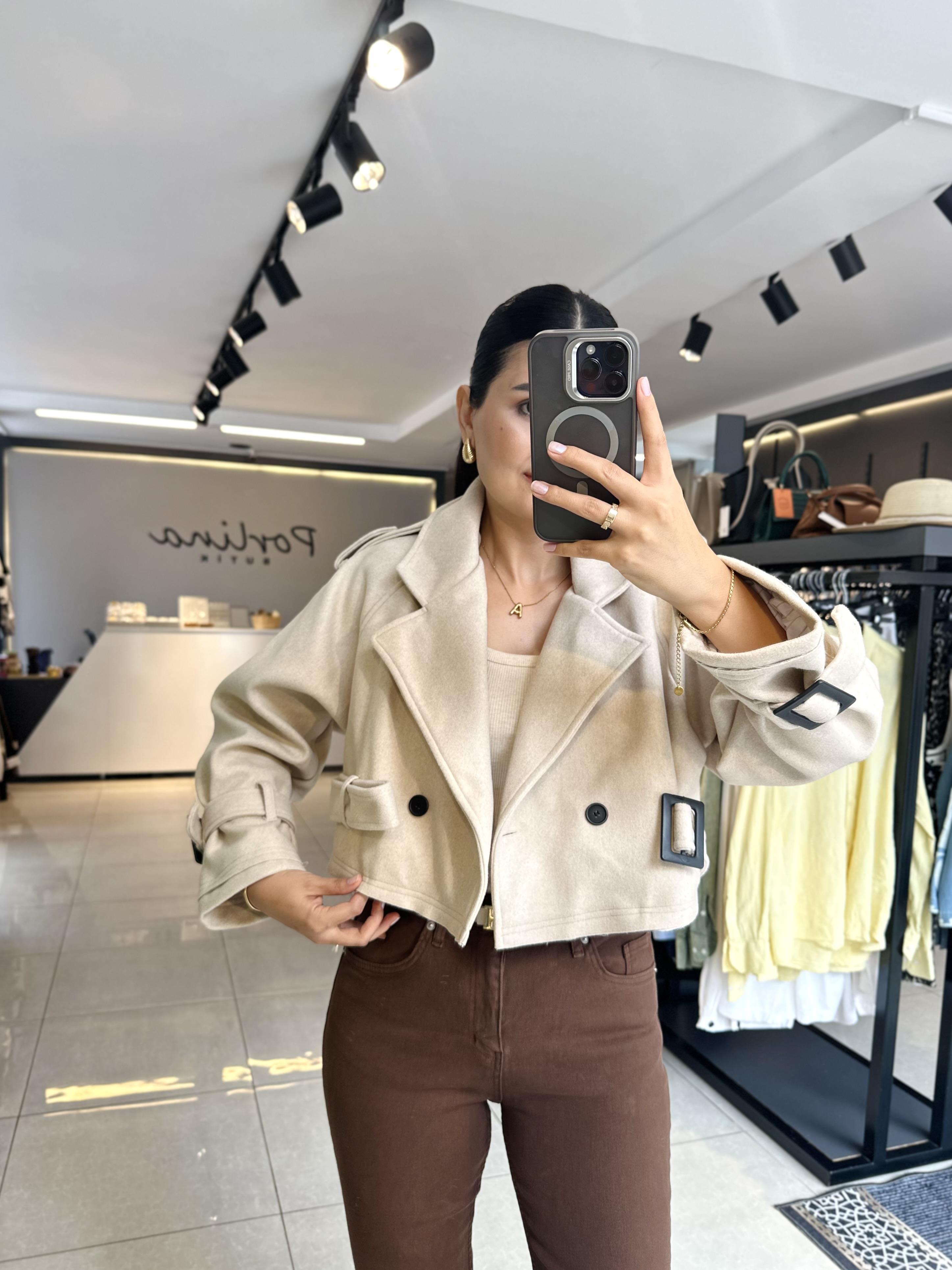 Bej Altı Kemerli Kısa Kaşe Ceket