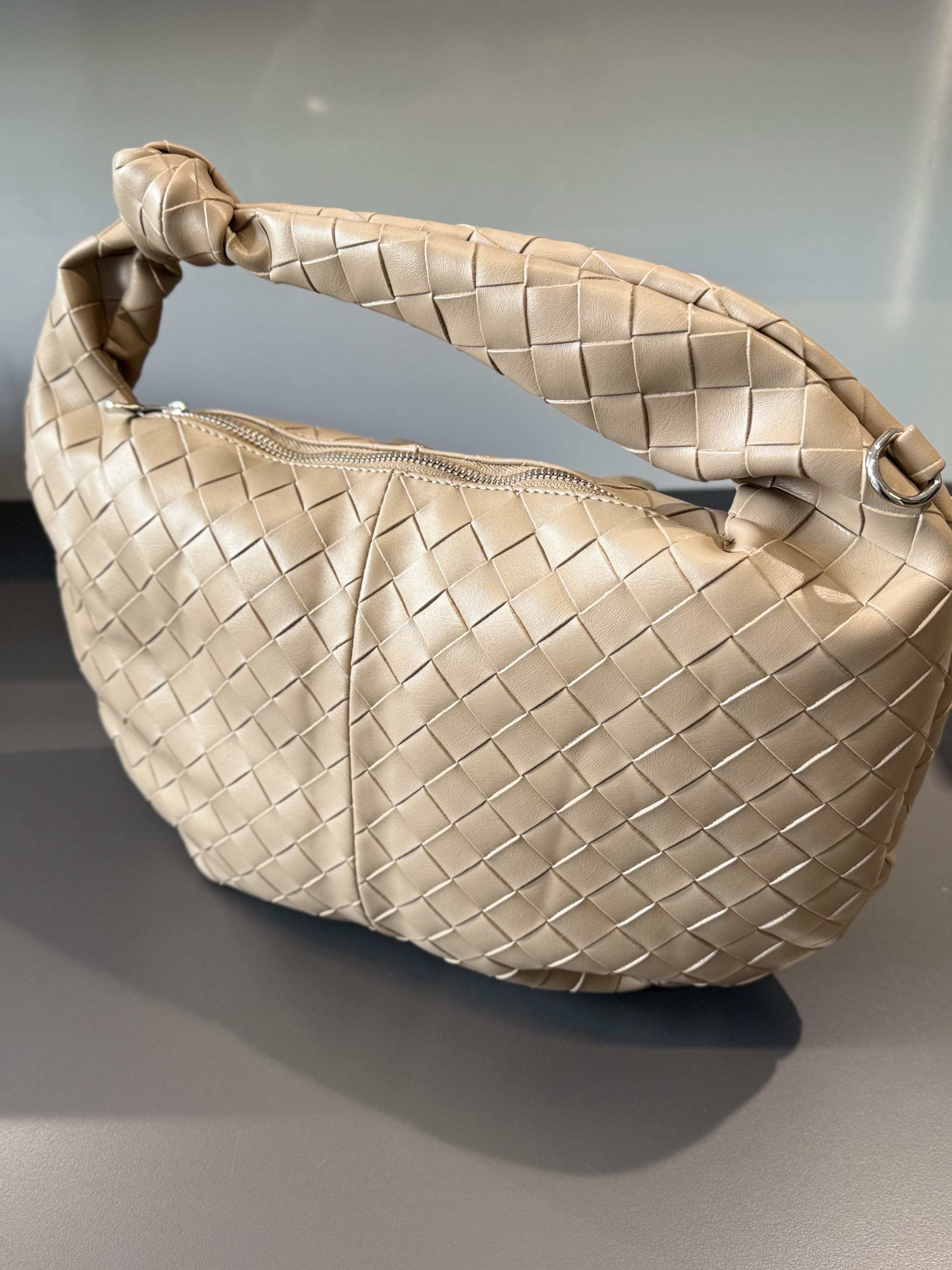 Bej Örgü Detaylı Fermuarlı Çanta